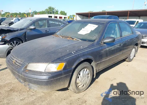 1998 Toyota Camry Le z USA, uszkodzony, nr VIN 4T1BG22K4WU373361